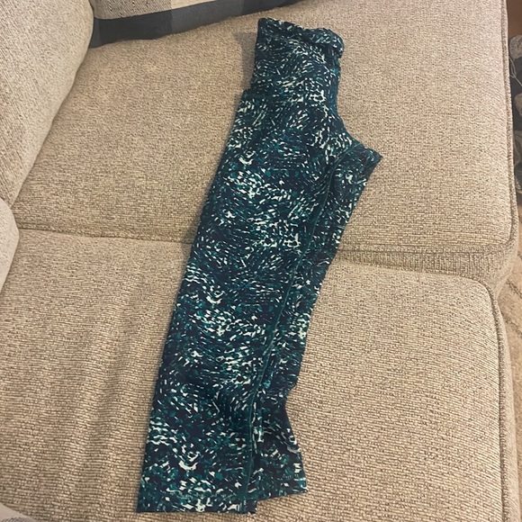 High rise Elevate powersoft old navy legging size XS - Picture 2 of 4